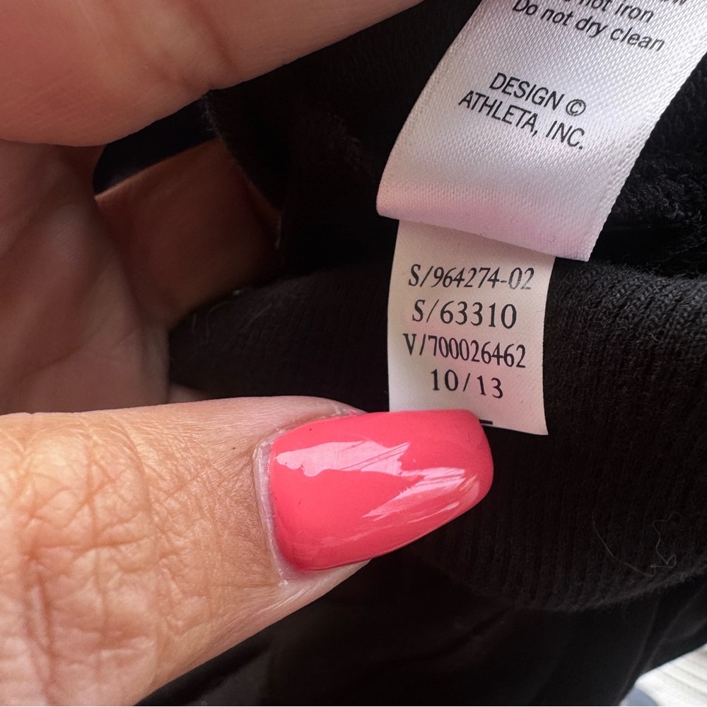 Athleta Black Curved Seam Pocket Pullover Sweatshirt Size S - Picture 11 of 11